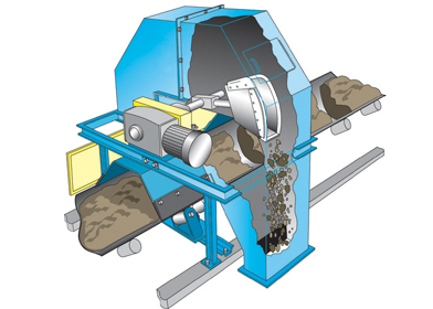 初级采样头安装在皮带机头部落料处